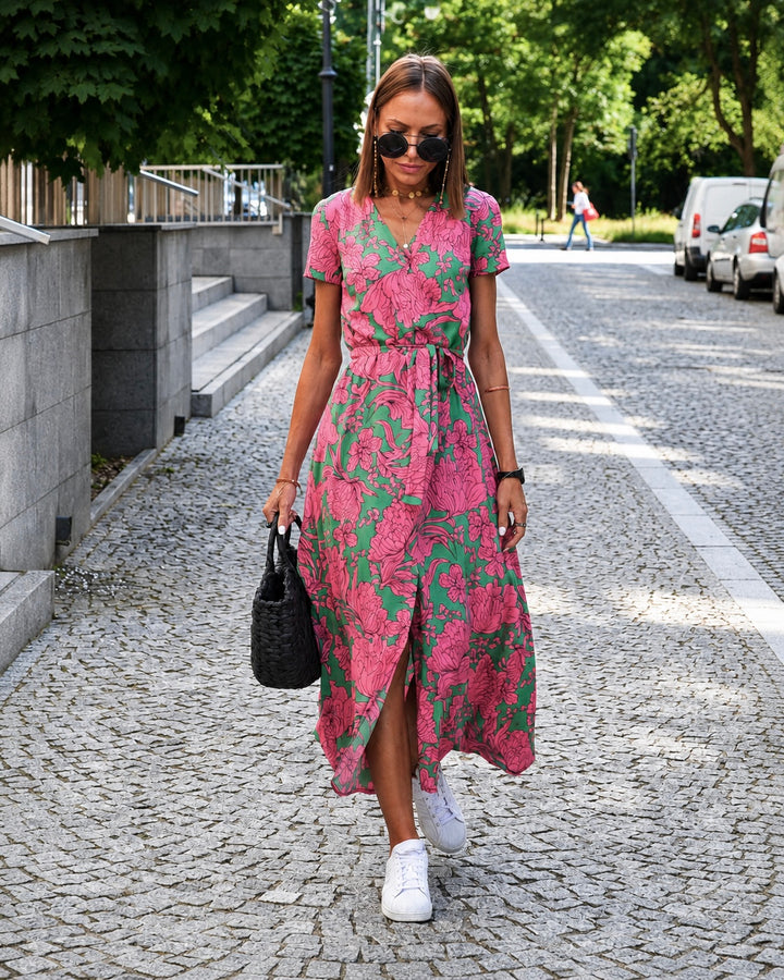 Julia - Elegancka Sukienka z Dekoltem w Serek i Modelującym Krojem