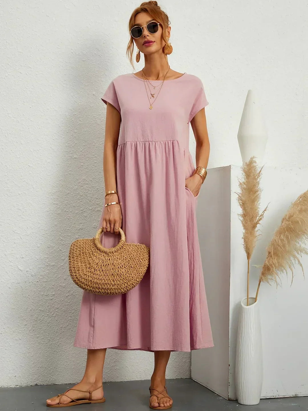 Lucyna - Midi sukienka w płynnej elegancji ponadczasowej