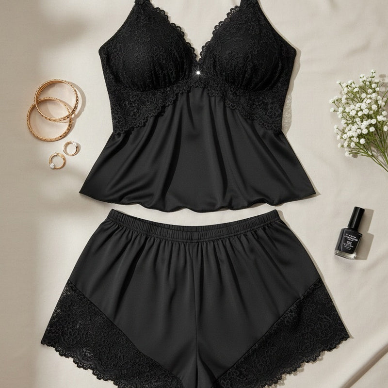 Natalia Zofia | Pyjama set consisting of a top and lace-trimmed shorts – soft satin-like fabric, adjustable straps and V-neckline.